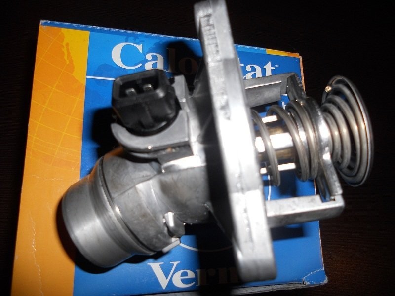 TERMOSTAT. BMW . e 38 . 3.5 i — zdjęcie 2