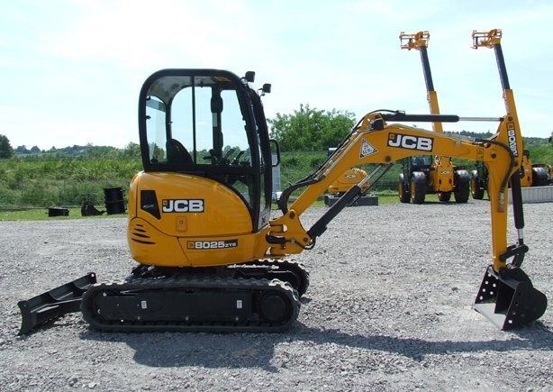 Mini koparka gąsienicowa JCB 8025 ZTS - 2011 rok — zdjęcie 3
