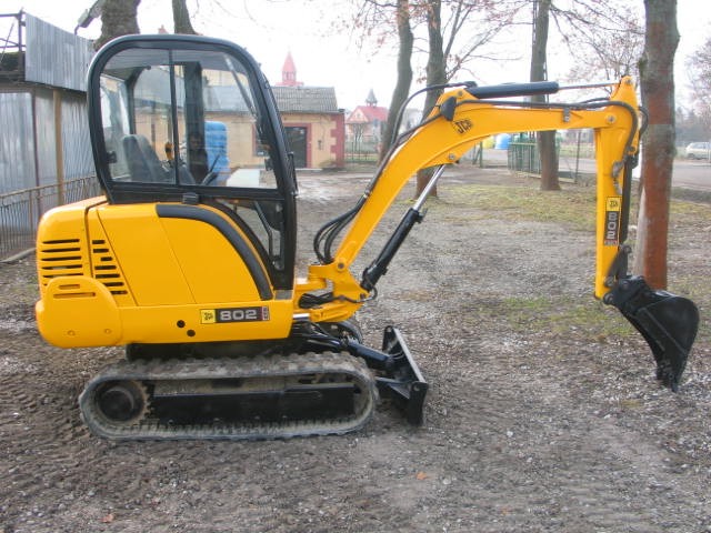 Mini koparka JCB 802 z 2001 roku - sprzedam — zdjęcie 1