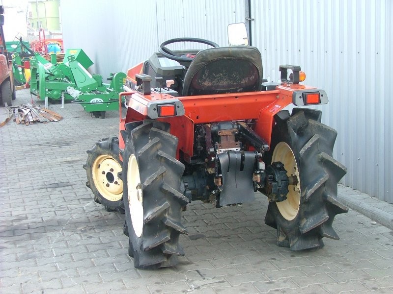 Mini traktorek Yanmar F145, 14,5KM, 4x4 — zdjęcie 5