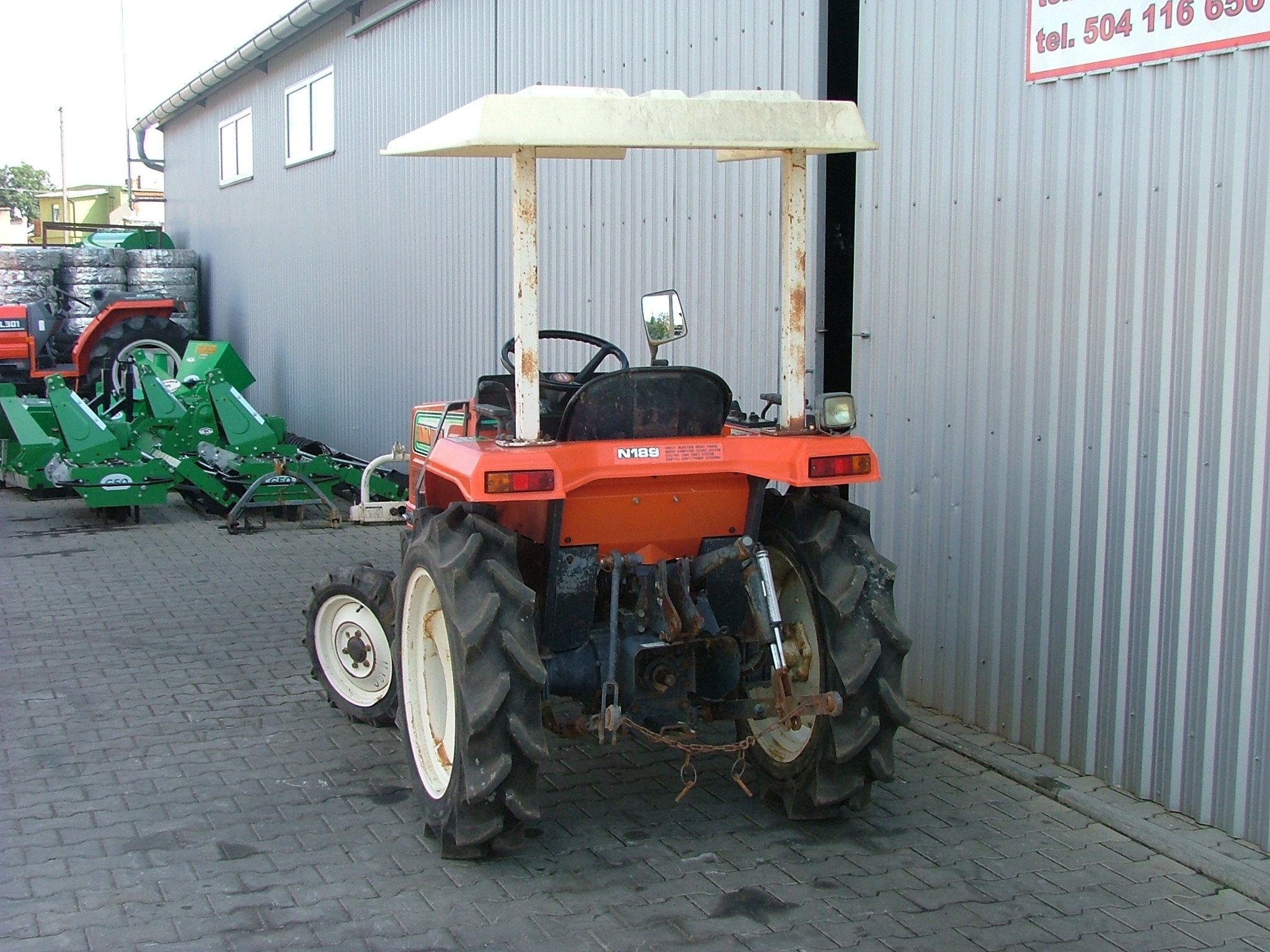 Mini traktorek Hinomoto N189, 19KM, 4x4 — zdjęcie 4