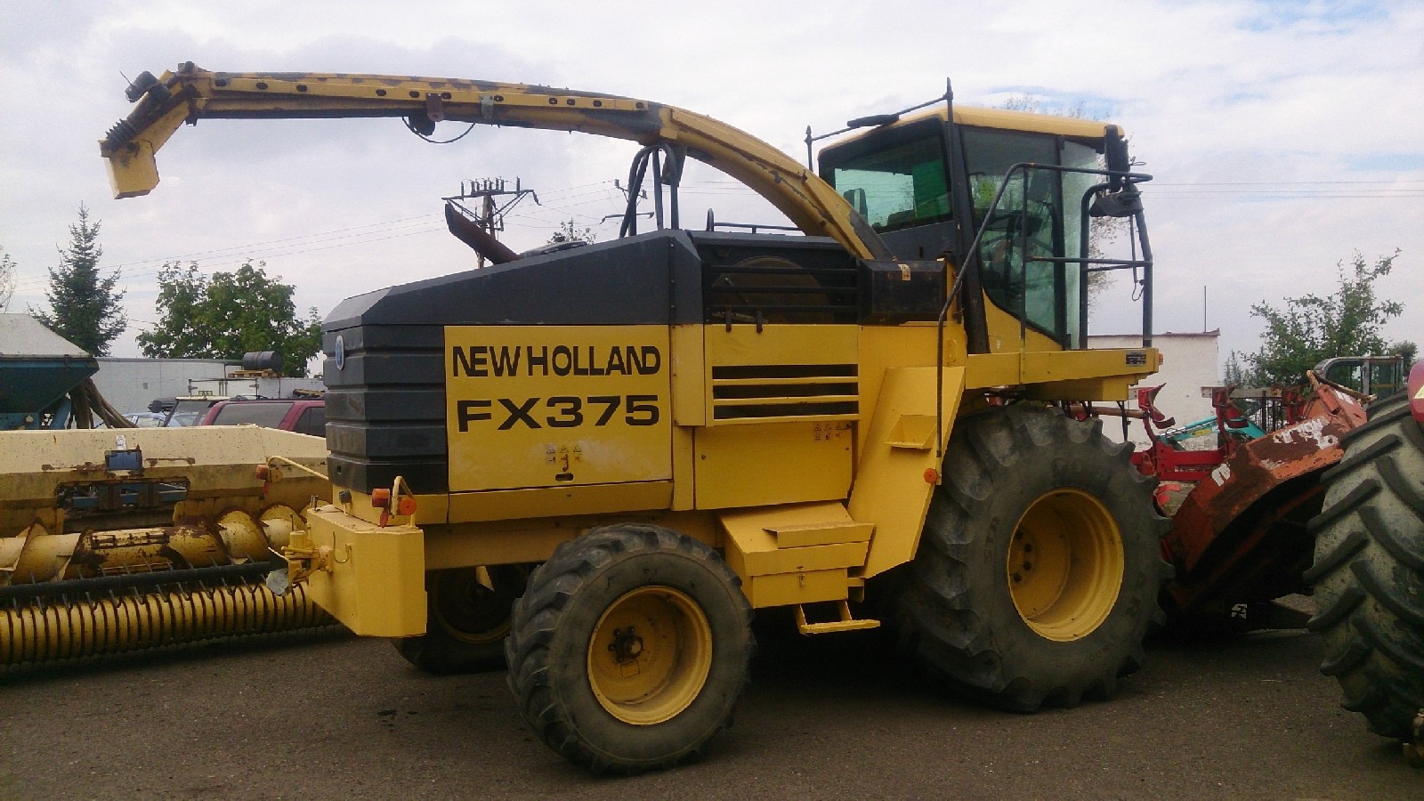 Sieczkarnia New Holland FX 375 — zdjęcie 8