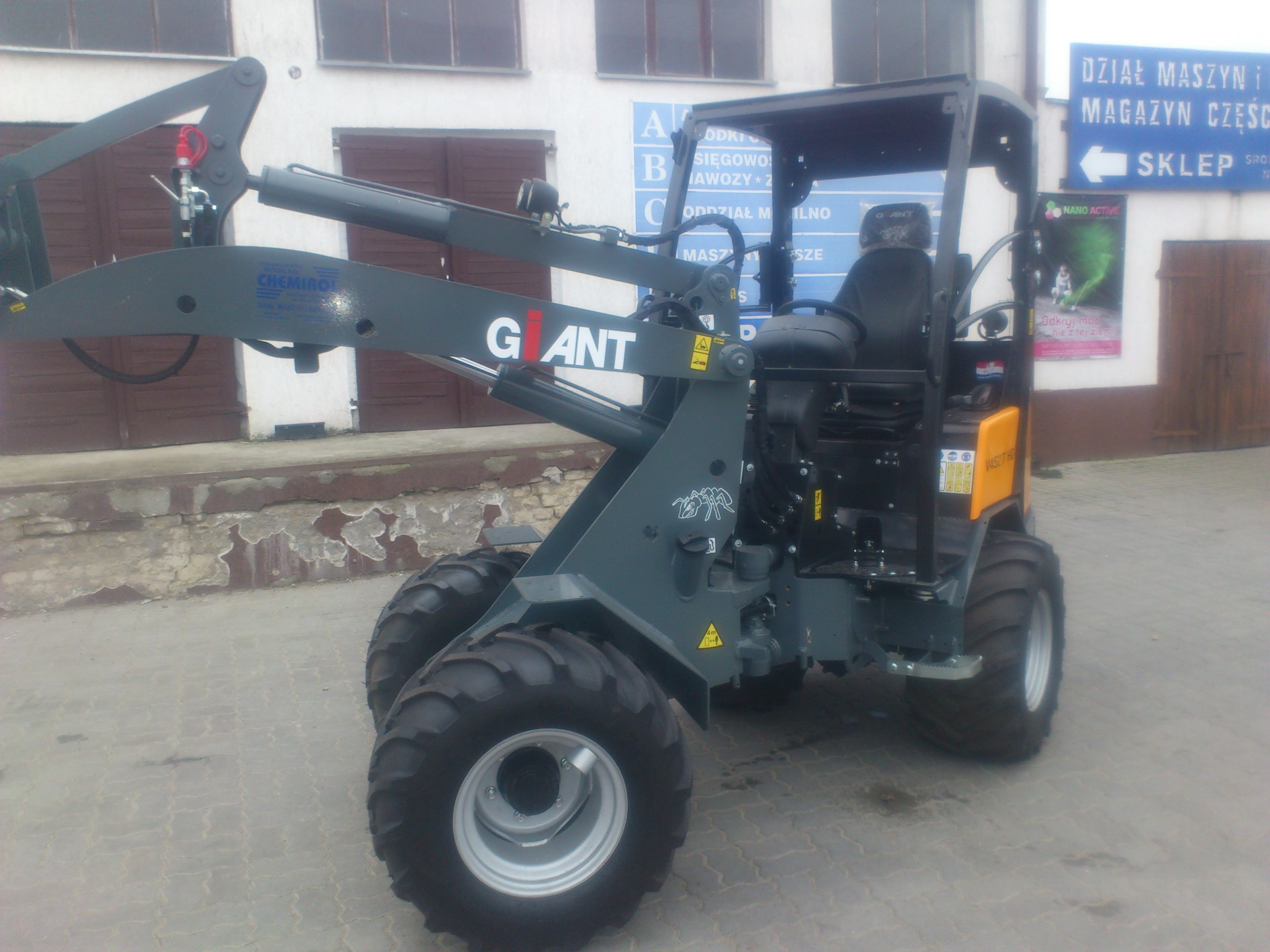 Ładowarka GiANT V4502T   nie (WEIDEMANN, SCHAFFER) — zdjęcie 3
