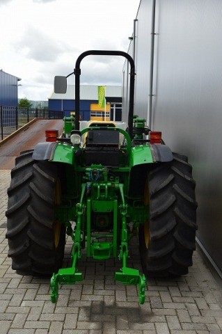 John Deere 5615F — zdjęcie 3