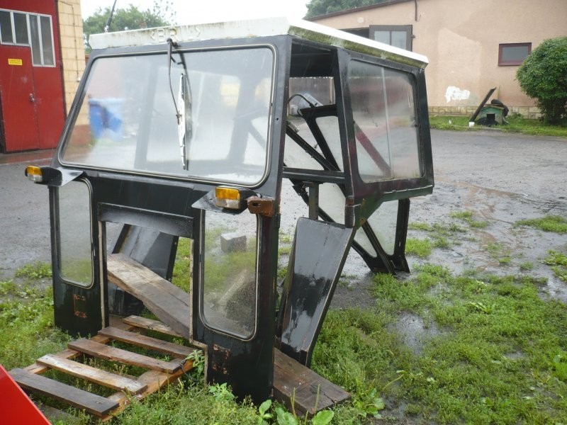 kabina do ciągnika (Landini  5500) — zdjęcie 1