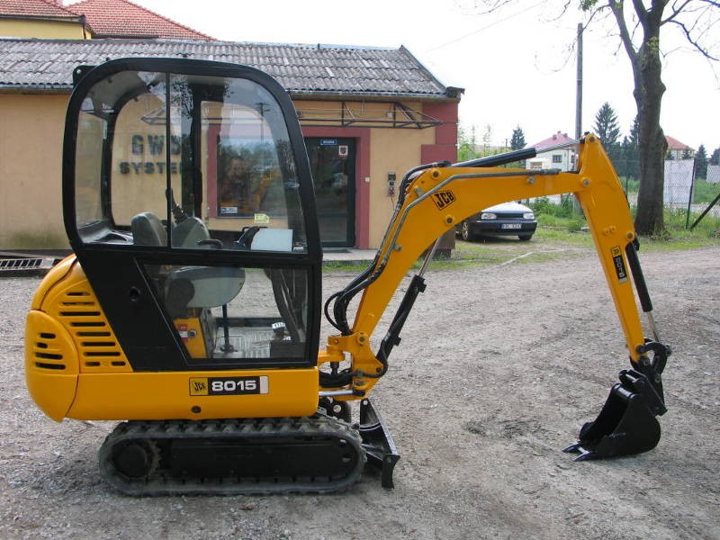 Minikoparka JCB 8015 - 2002 rok - stan idealny — zdjęcie 4