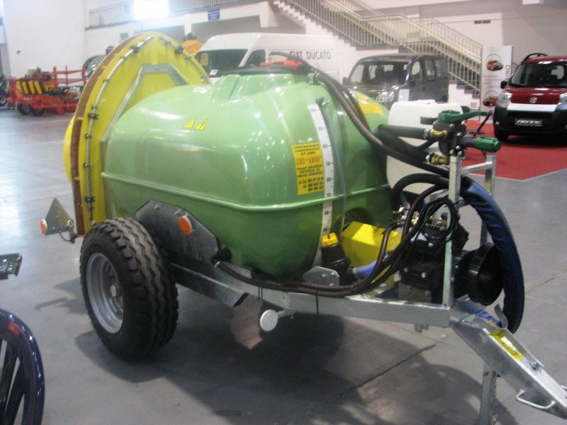 Opryskiwacz sadowniczy SP1000 — zdjęcie 1