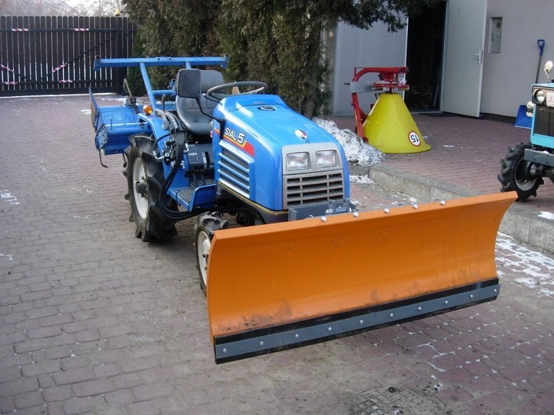 Kubota B6000 mini traktor ogrodniczy.  — zdjęcie 5