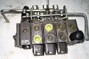 Oferujemy rozdzielacz hydrauliczny TGL 10917 — zdjęcie 1