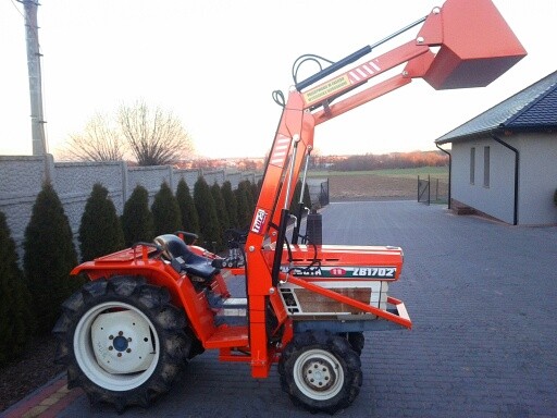 Kubota B 1702 17KM 4x4+Ładowacz czołowy TUR — zdjęcie 4