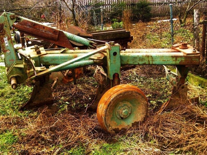 sprzedam pług 3 skibowy, duzy — zdjęcie 1