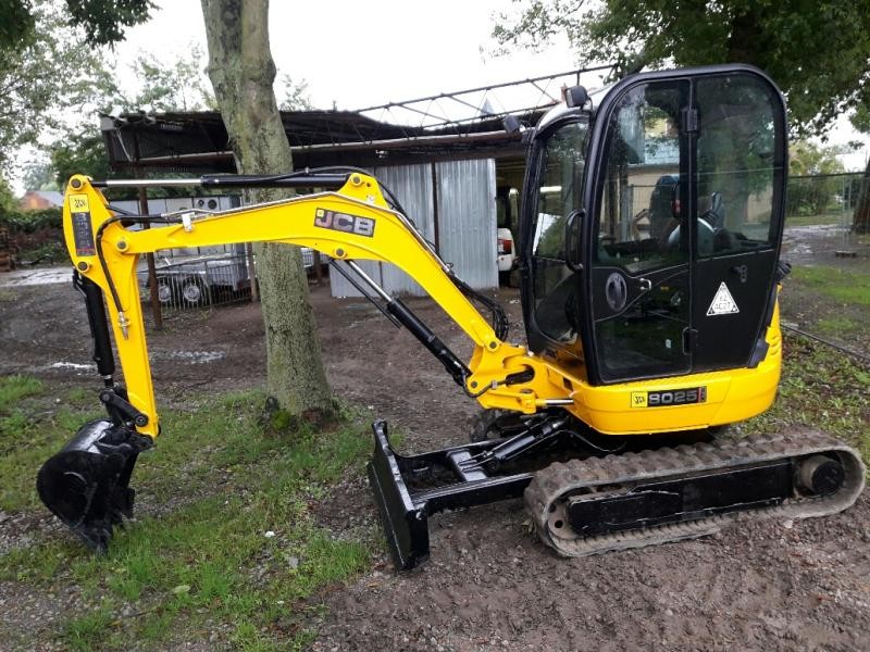 Sprzedam minikoparki JCB 8025 ZTS: 2011-2011 rok — zdjęcie 1