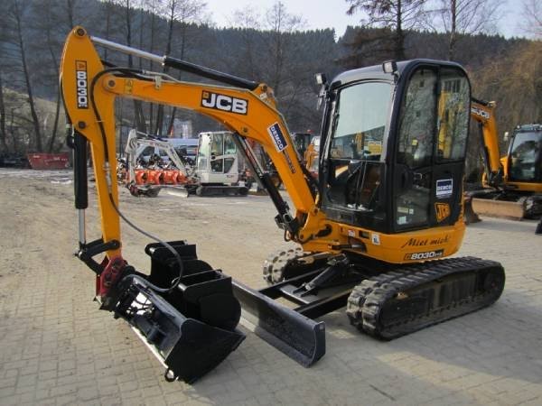 JCB 8030 — zdjęcie 1