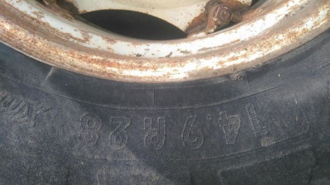Koła kompletne 14,9-28 Renault — zdjęcie 1