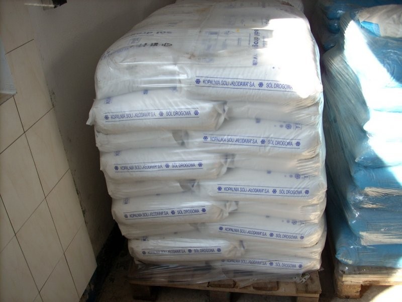 SÓL DROGOWA W WORKACH 25 kg / TRANSPORT — zdjęcie 1