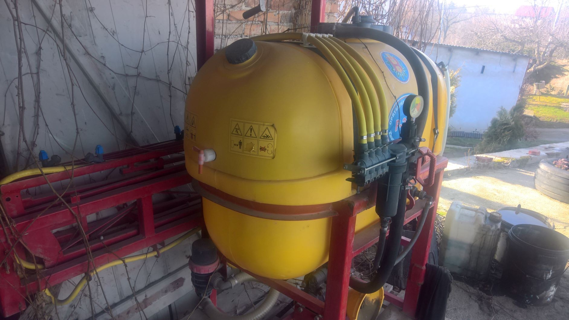 Opryskiwacz zawieszany 300 l P-329/2 — zdjęcie 3