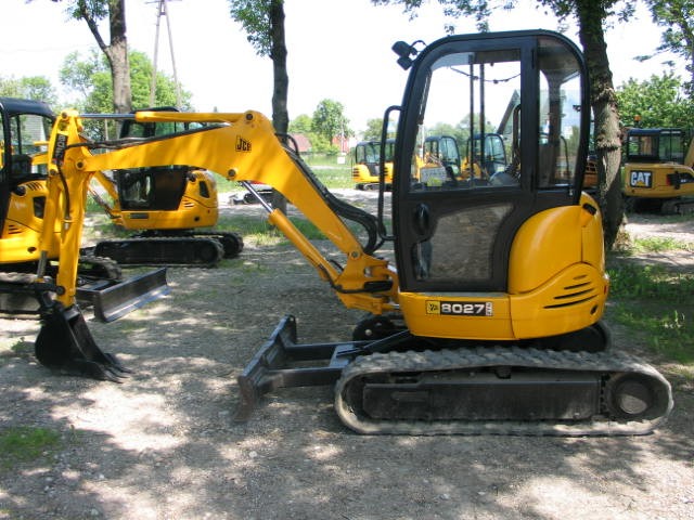 Sprzedam koparkę JCB 8027 ZTS z 2002 — zdjęcie 1
