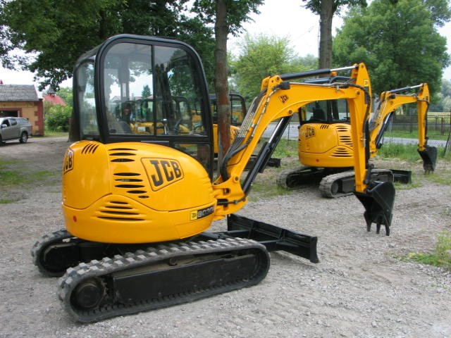 Sprzedam koparki JCB 8030 ZTS z 2007 i 2008 — zdjęcie 3