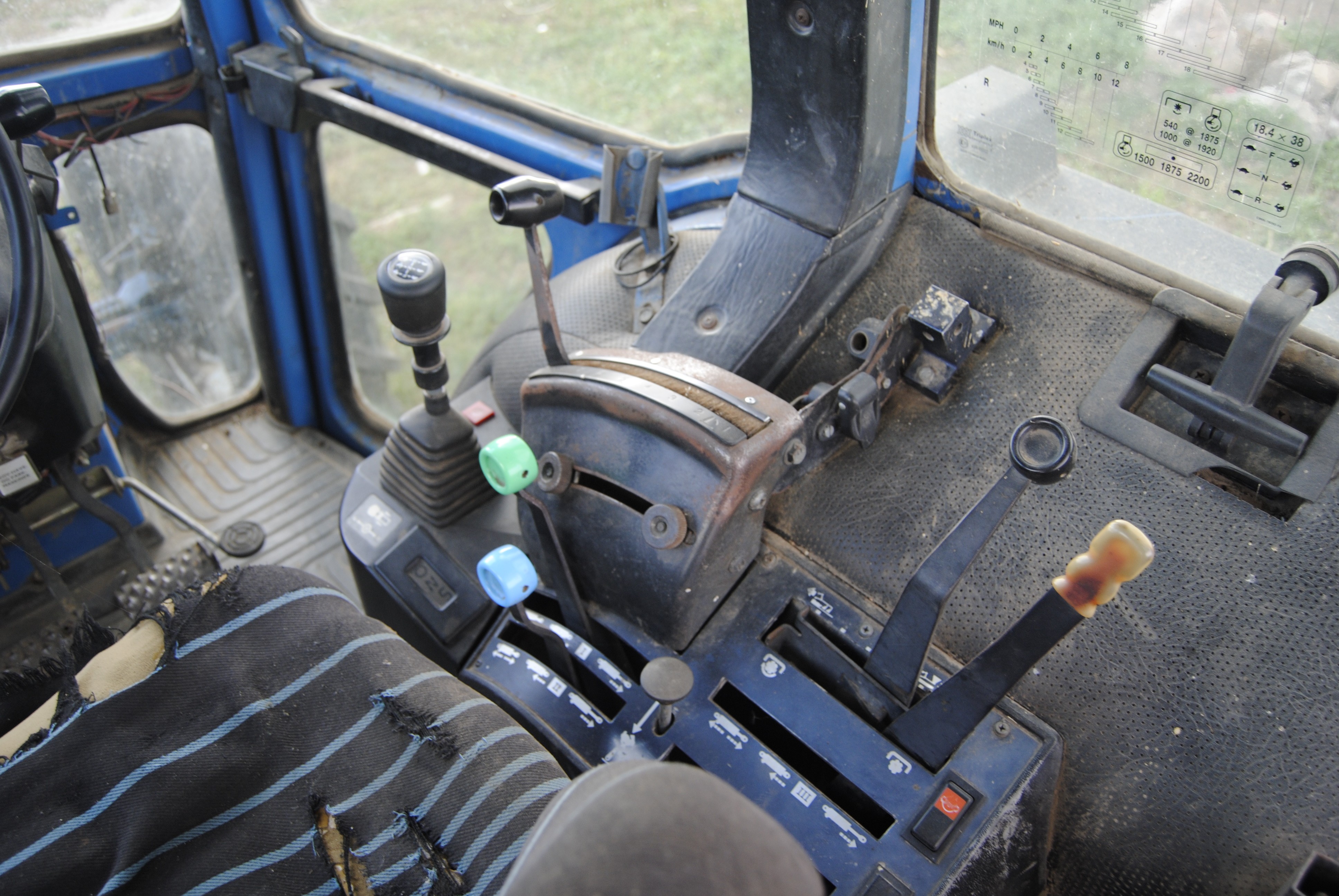 ford 8630 new holland — zdjęcie 4
