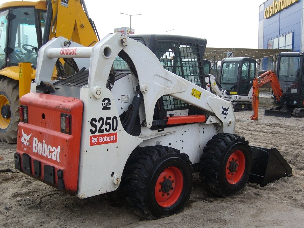 BOBCAT S250 MINIŁADOWARKA 2008r 71KM LEASING — zdjęcie 2
