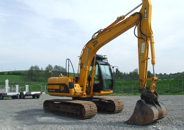 Koparki gąsienicowe: JCB JS 130 LC z roku 2008 — zdjęcie 4