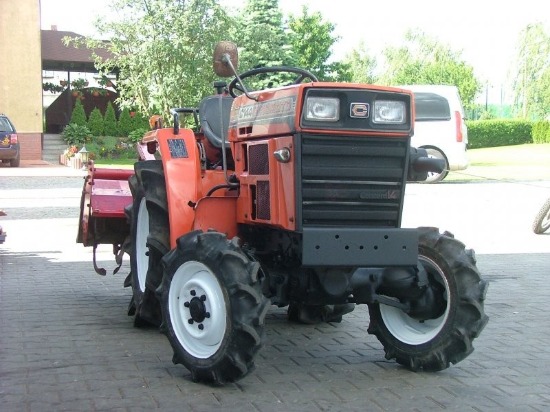 Mini traktorek Hinomoto C144, 14KM, 4x4 — zdjęcie 4