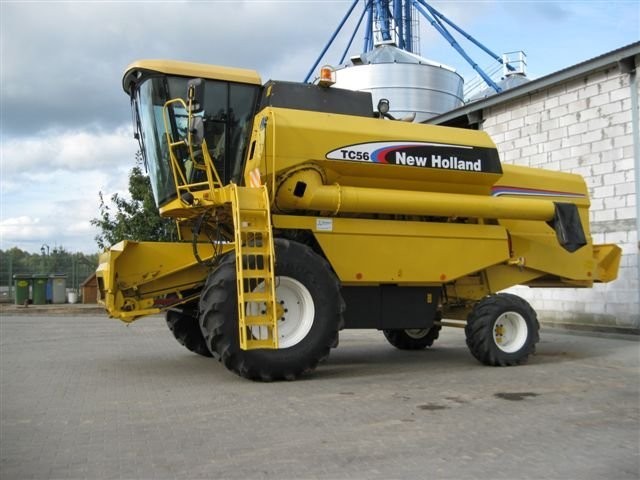 SPRZEDAM_KOMBAJN_NEW_HOLLAND_TC_56_2003_ROK — zdjęcie 1