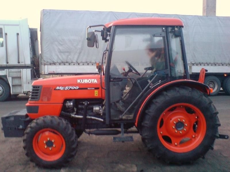 KUBOTA ME5700N wersja sadownicza z kabiną - NOWY — zdjęcie 3