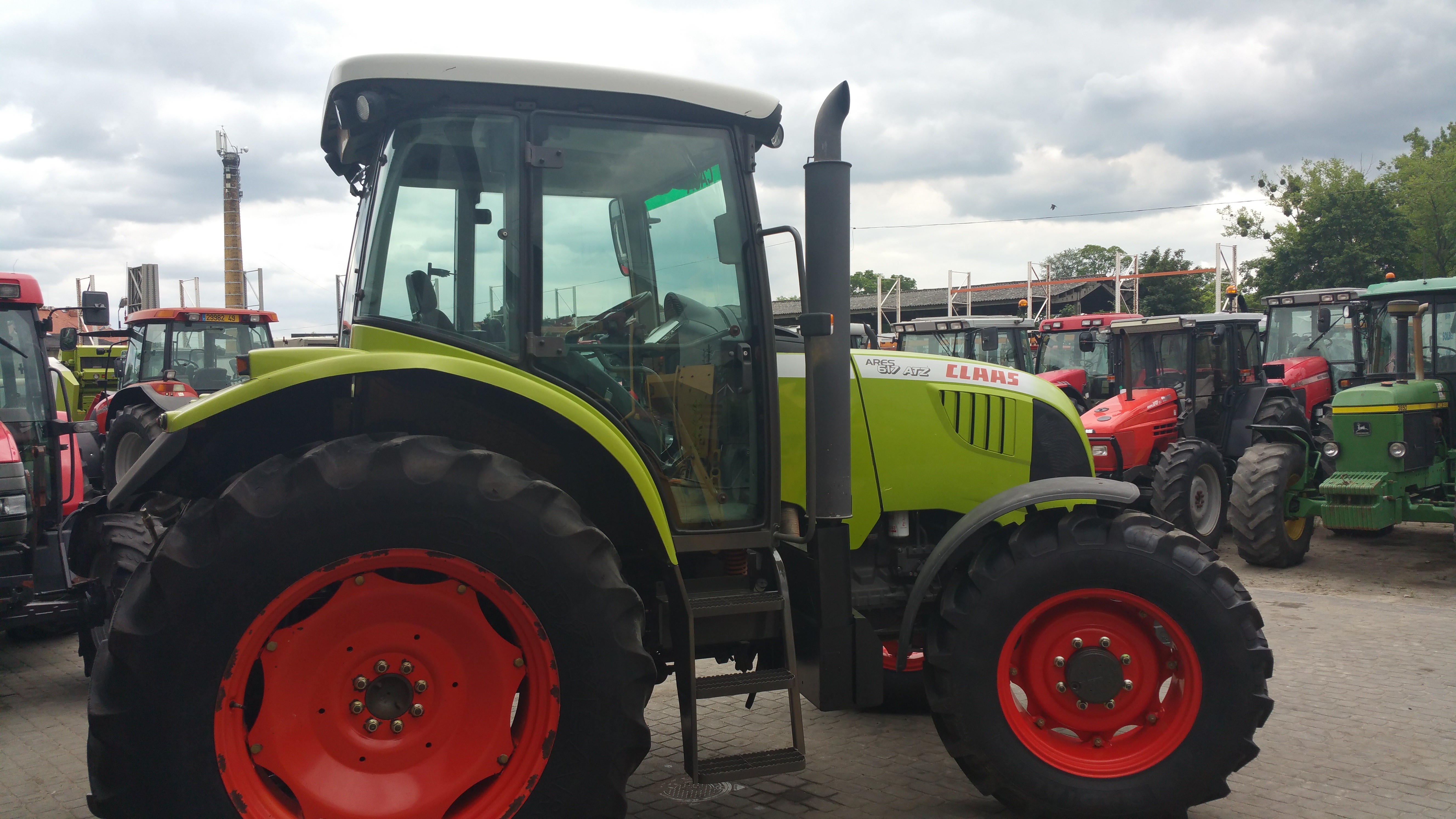 Claas ARES 617 ATZ Ciągnik rolniczy — zdjęcie 3