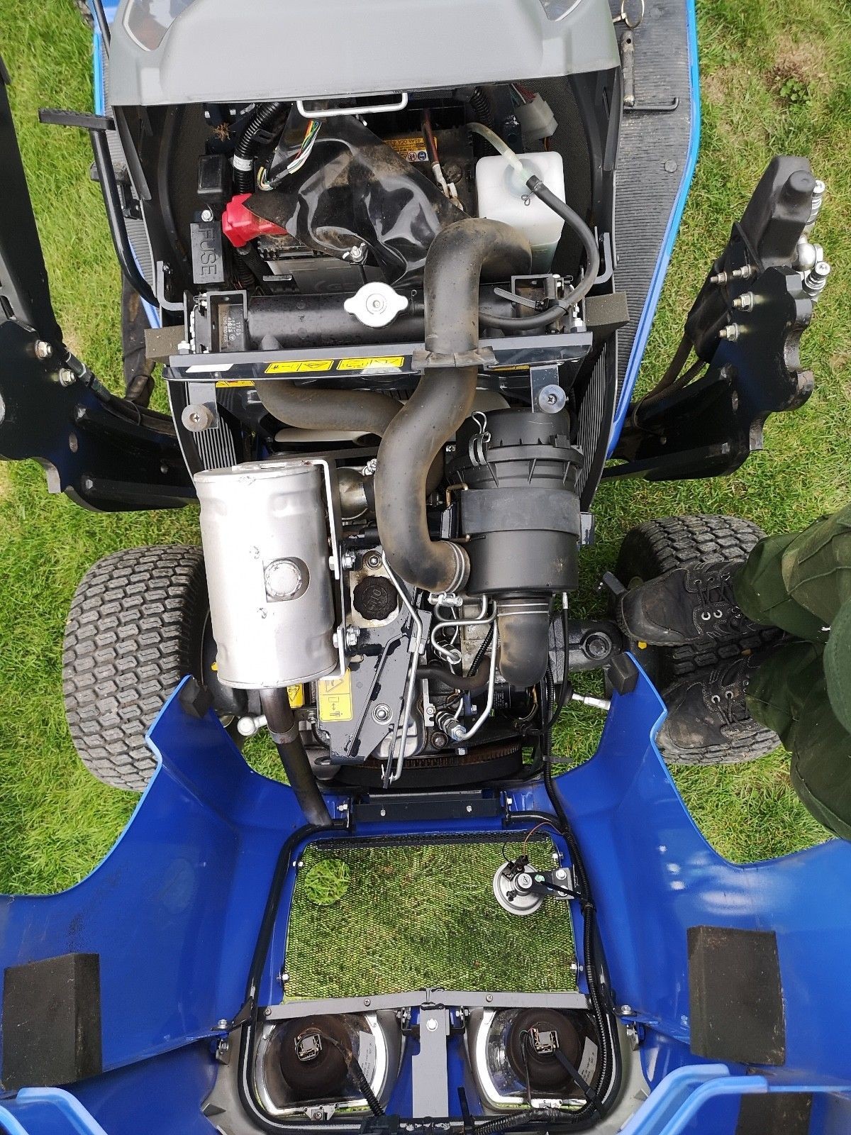 Ciągnik Iseki TX- GII3E7 + akcesoria — zdjęcie 3