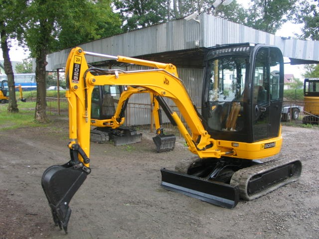 JCB 8025zts z 2006 roku - okazja — zdjęcie 3