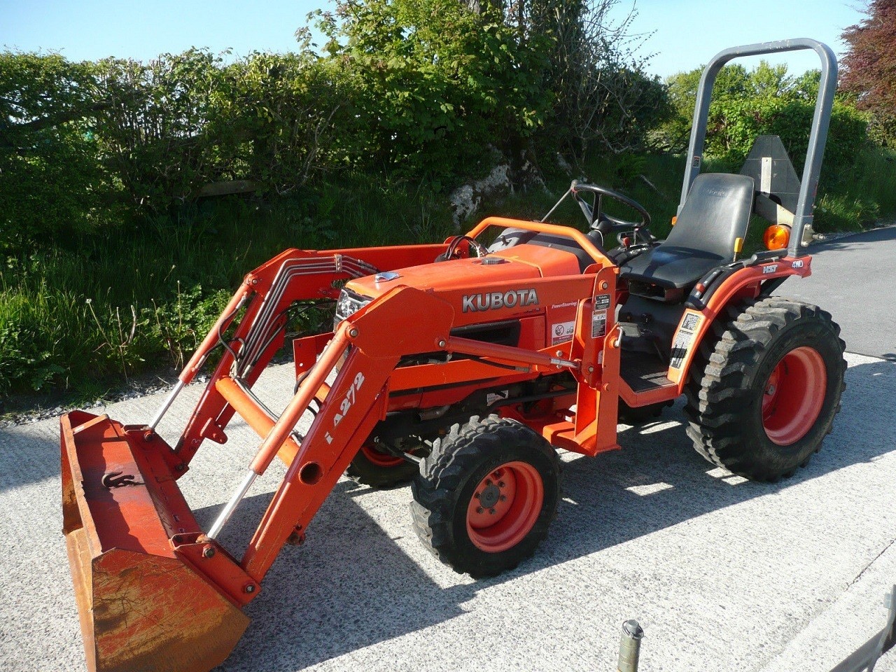 Stan bardzo dobry Kubota B 4272-HST  — zdjęcie 1
