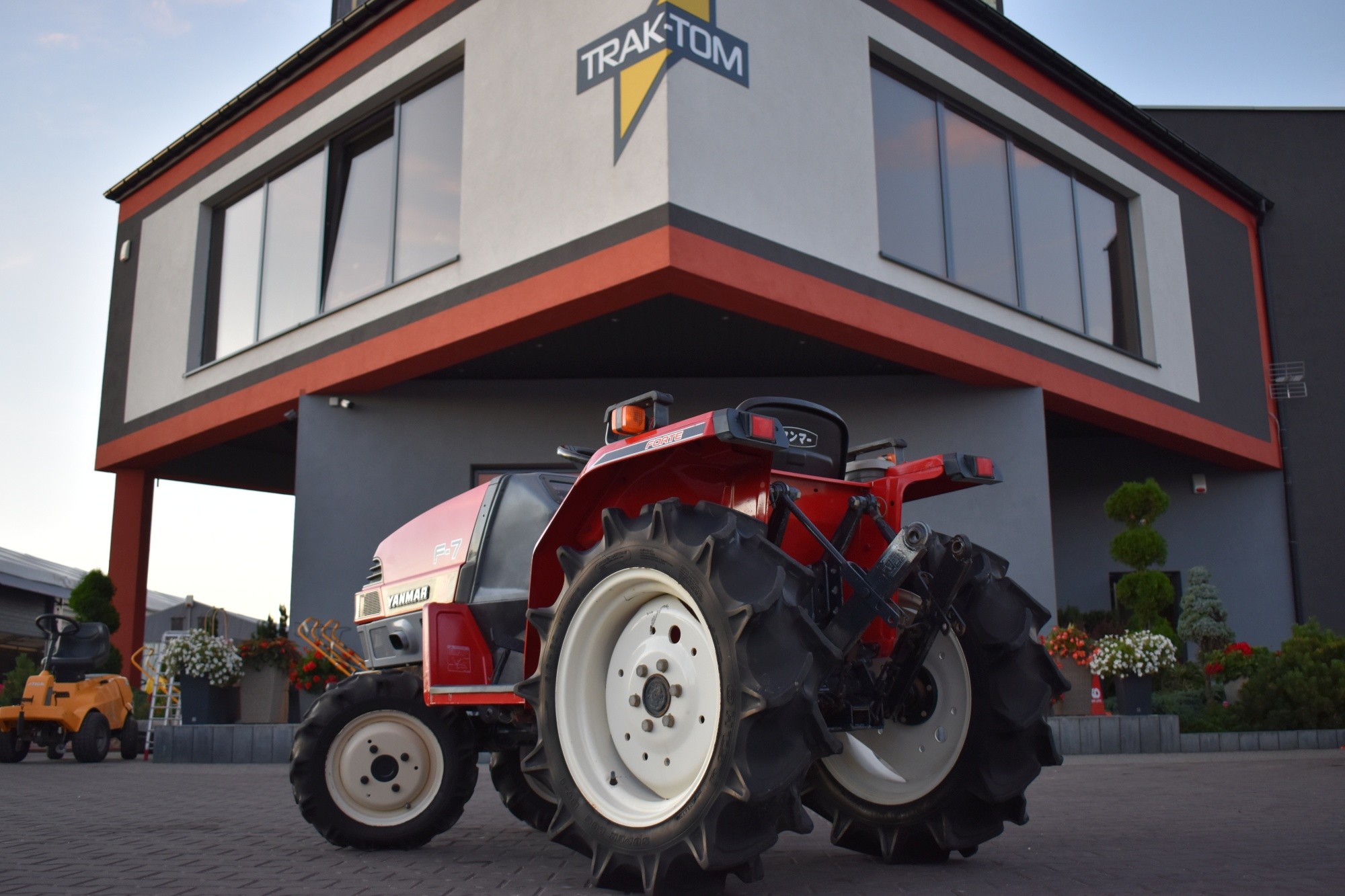 agrohobby traktor ciągnik do upraw YANMAR F7 diesel 4WD 17KM — zdjęcie 8