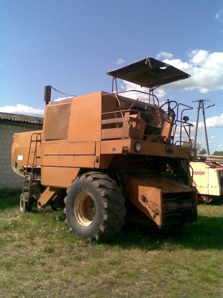 Kombaj BIZON SUPER Z056 — zdjęcie 1