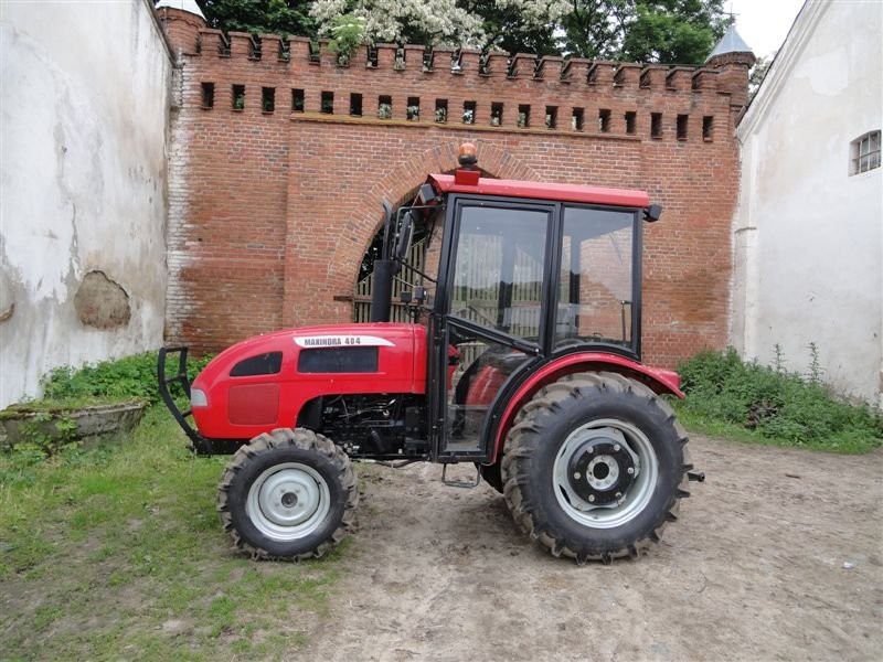 Mahindra 404 - 2012 — zdjęcie 1