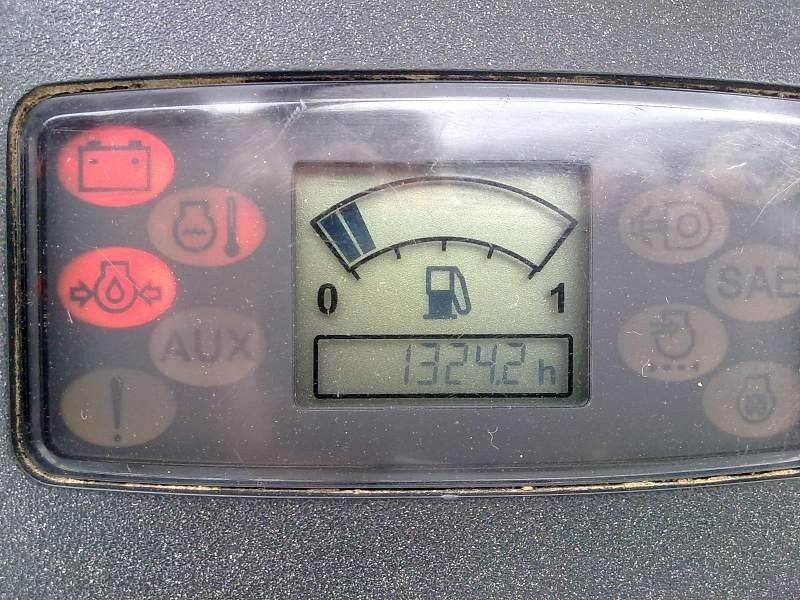 JCB 8025 ZTS 2007r. — zdjęcie 6