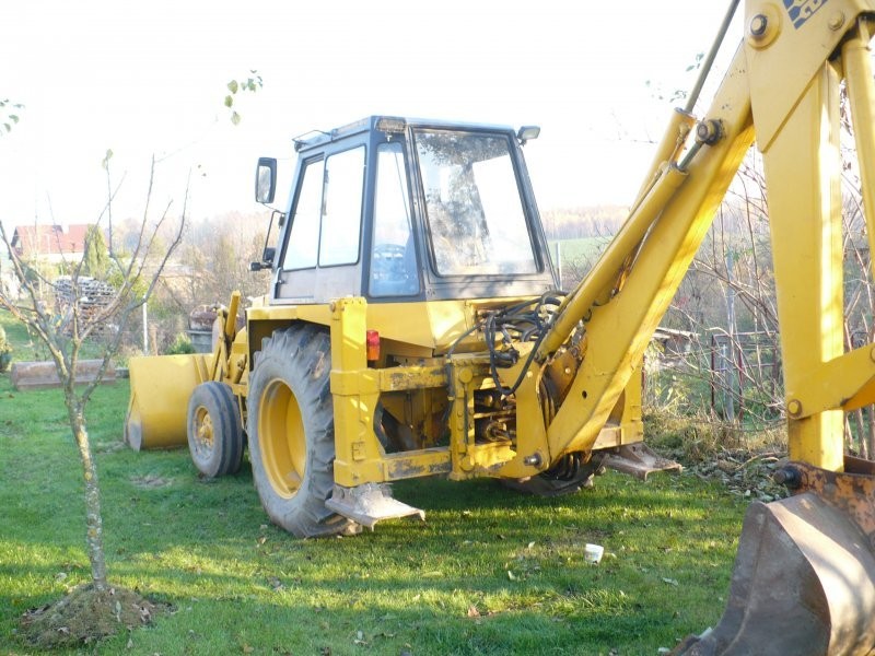 KOPARKO ŁADOWARKA CASE 580 F — zdjęcie 1
