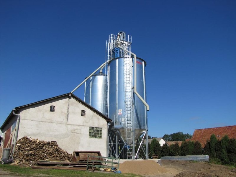 Silos zbożowy z lejem zsypowym 30m2 -nowy, okazja!
