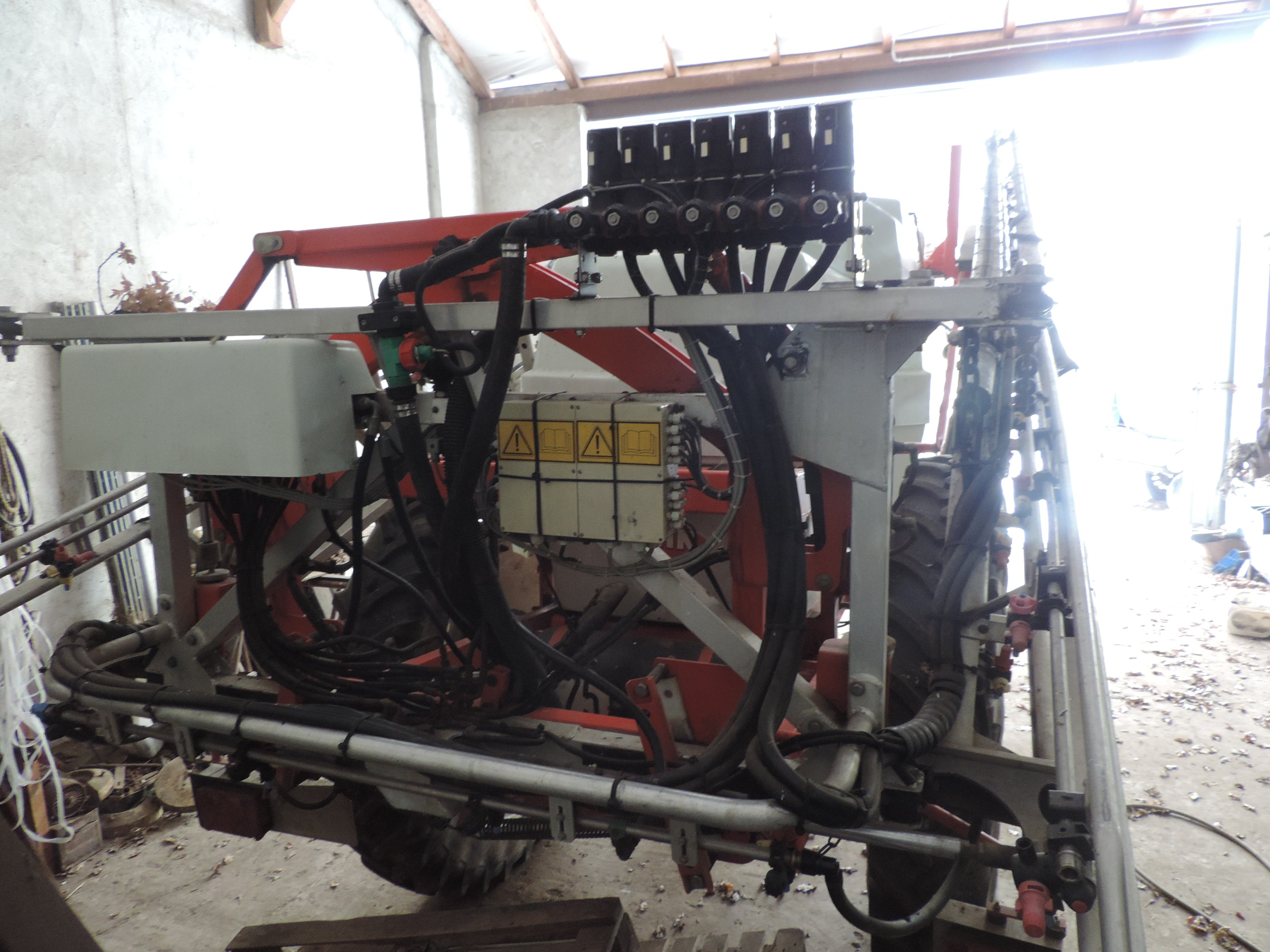 Opryskiwacz KUHN GRAND LARGE 450, 2011 r., 28 m., pojemność 4500 l — zdjęcie 2