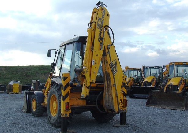 JCB 3CX z roku 2002 — zdjęcie 1