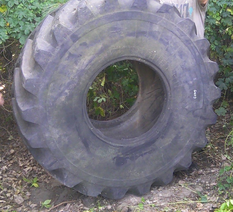 (G1043) Opona 20.1 R26  — zdjęcie 2