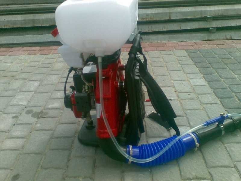 Plecakowy opryskiwacz spalinowy