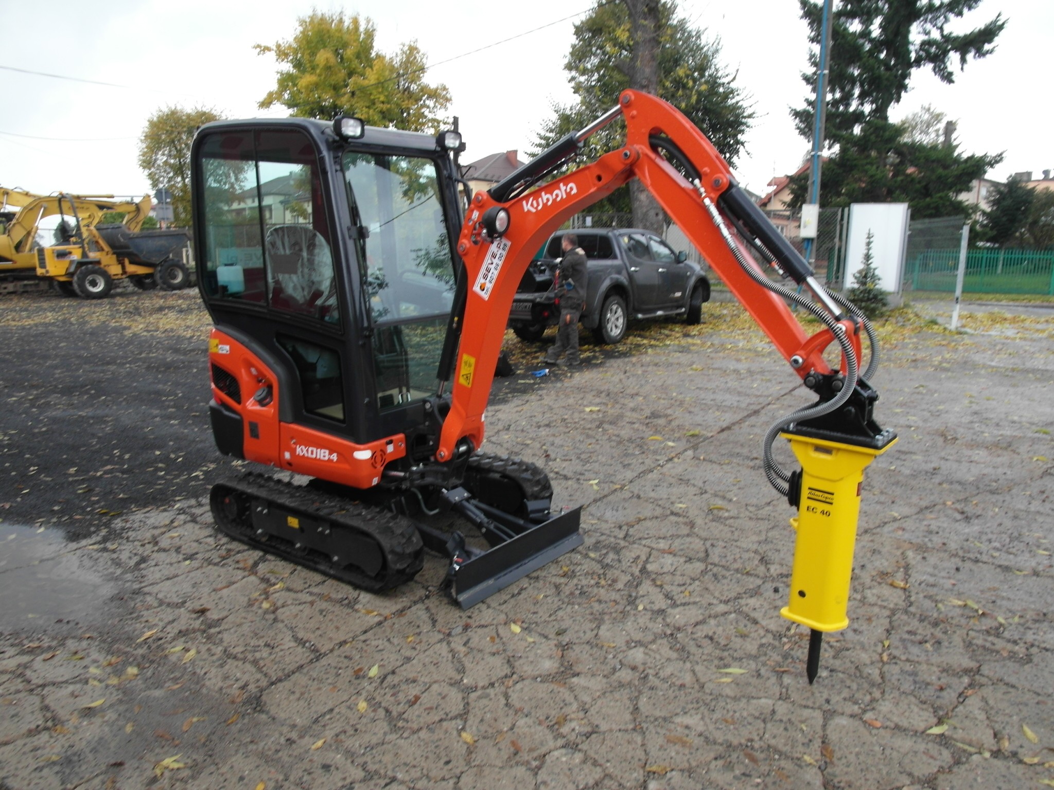 Młot hydrauliczny Atlas Copco SB302 JCB 3CX, CAT 432, VOLVO BL 71 — zdjęcie 4