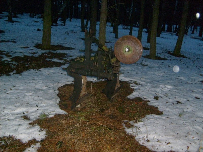 sprzedam pług i opsypnik do ziemniaków — zdjęcie 1