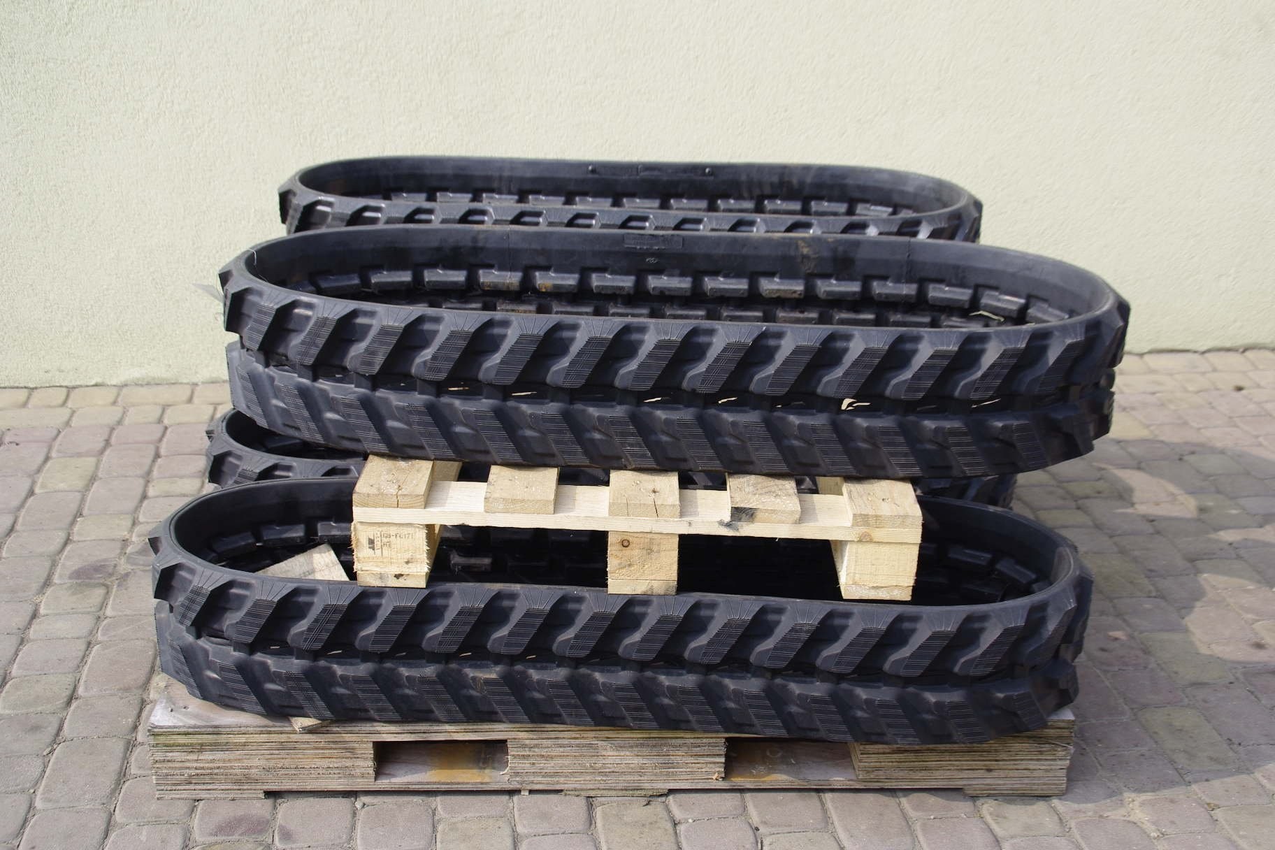 GĄSIENICE GUMOWE DO MINI KOPARKI 230X96X31 — zdjęcie 1