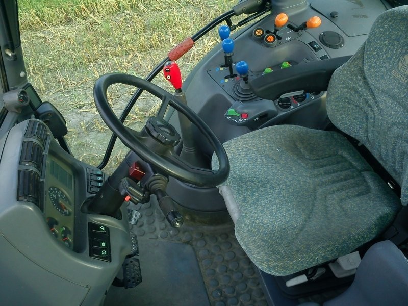 Deutz-Fahr AGROTRON 135 — zdjęcie 3