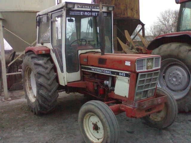 CASE 845 INTERNATIONAL , 80 KM, nowe opony