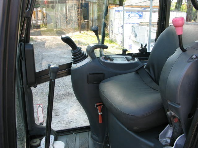 Sprzedam minikoparkę JCB 8016 - 2008 rok — zdjęcie 6