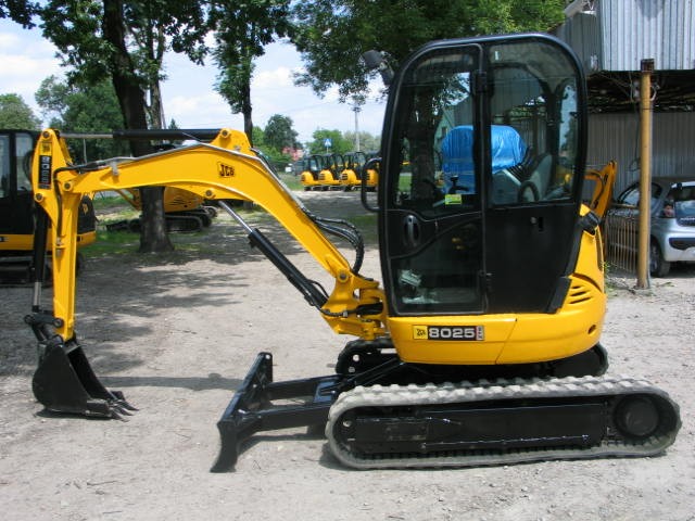 Sprzedam koparki JCB 8025 ZTS z 2008 i 2009 — zdjęcie 1