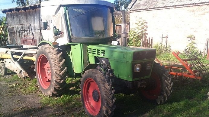 CIĄGNIK LAMBORGHINI STAN BARDZO DOBRY 4X4 — zdjęcie 2
